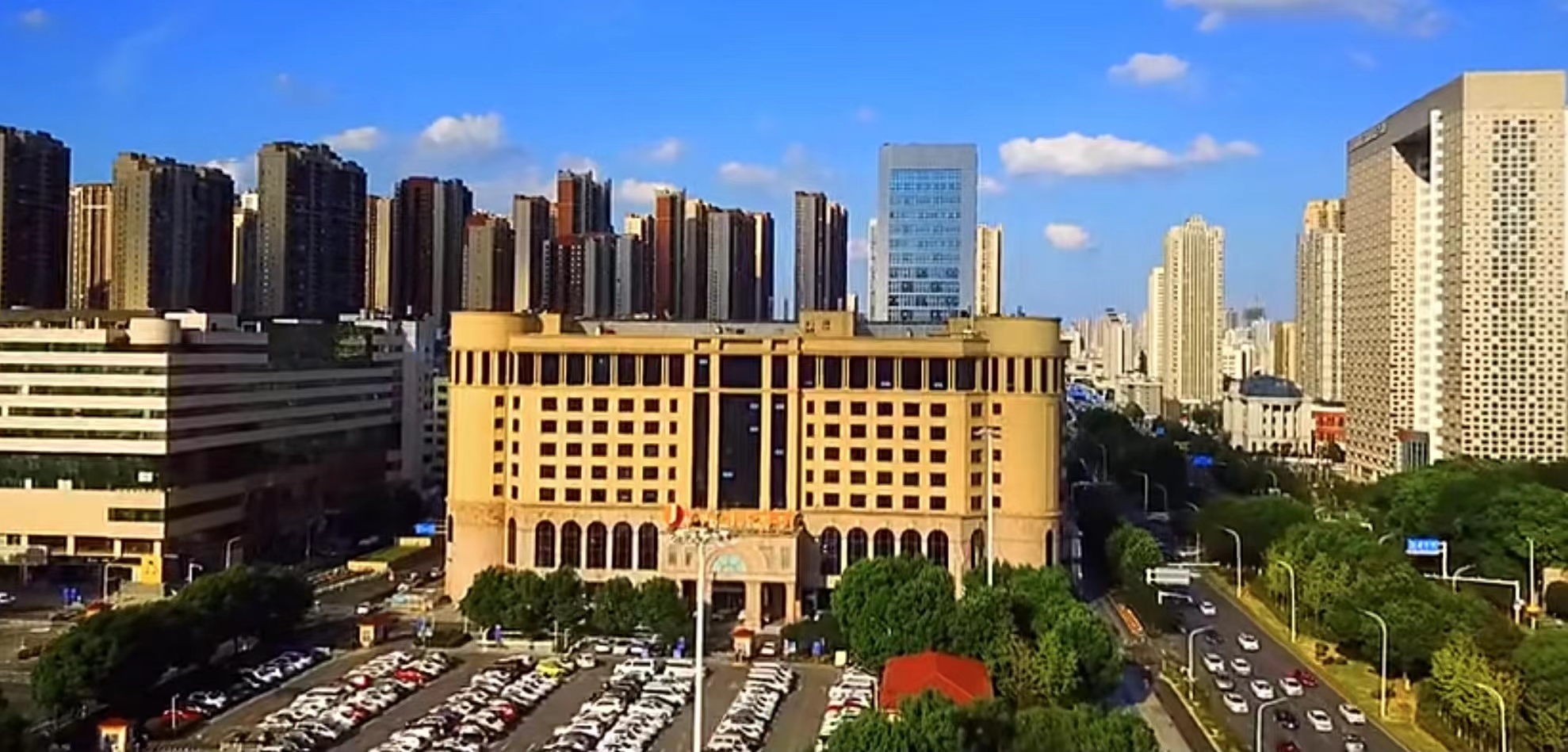 东方建国大酒店