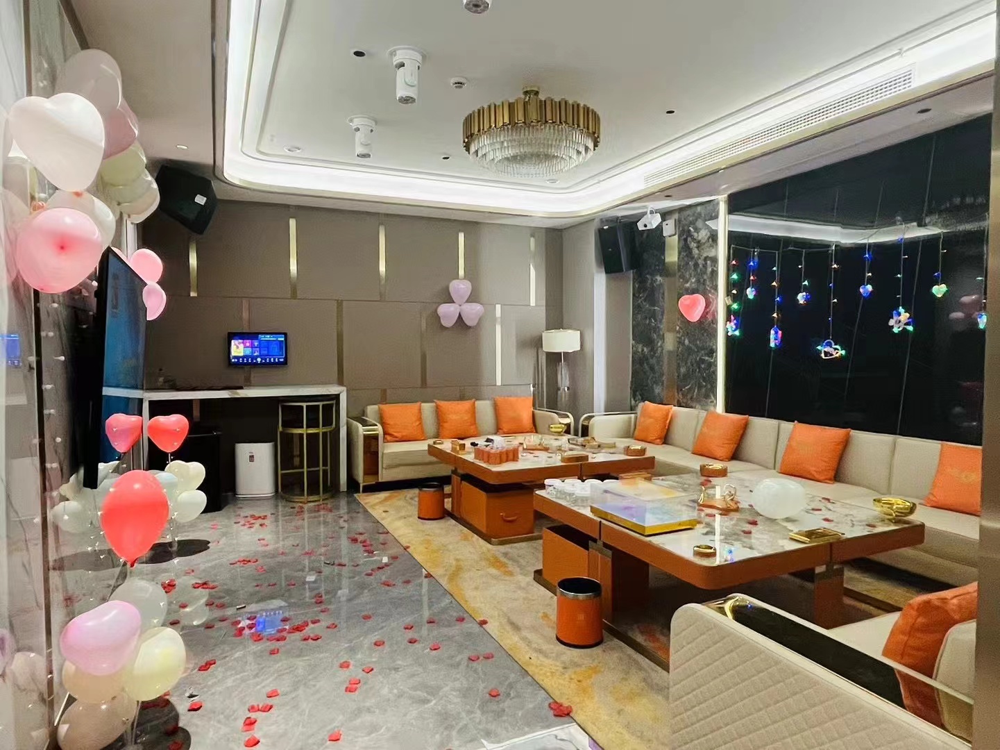 尊容汇商务会所KTV(青年南路店)